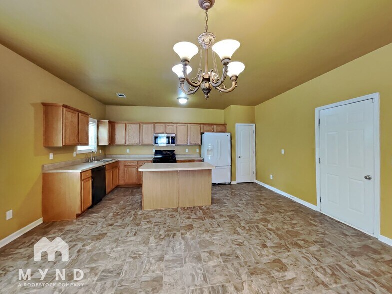 Building Photo - 1833 Wanda Way