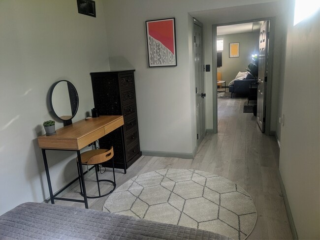 Building Photo - 520 Broadway