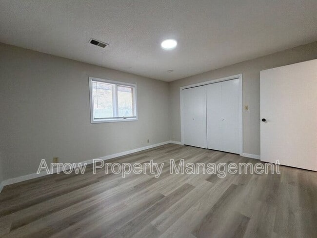 Building Photo - 424 N 4th St