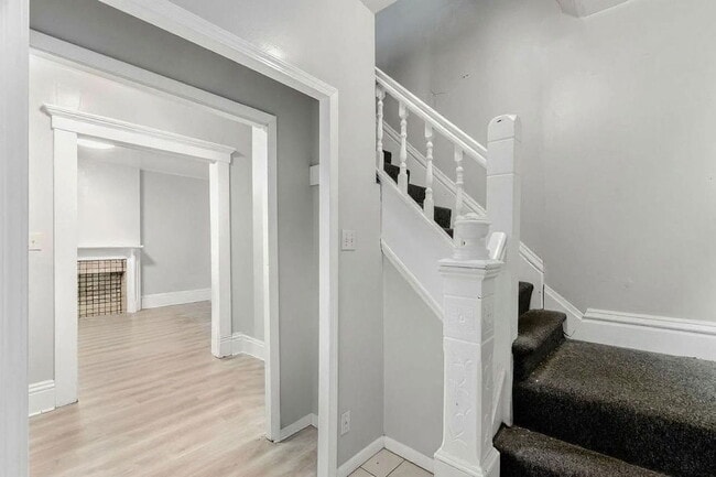 Building Photo - 196 W 8th Ave