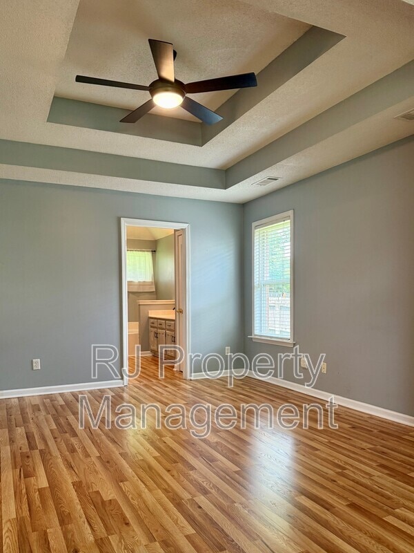 Building Photo - 6095 E Everett Hill Cir