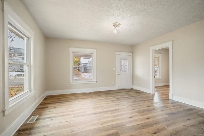 Building Photo - 1012 E Taylor St