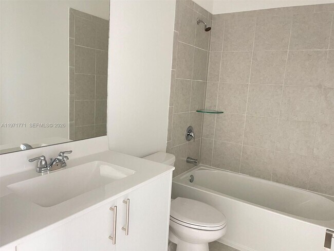 Building Photo - 1427 SE 7th Ter