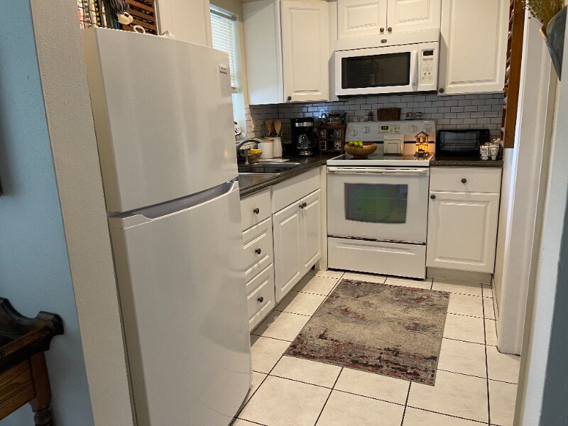 Building Photo - 8602 NW 59th St
