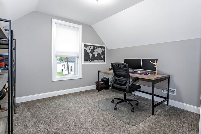 Building Photo - 349 S Chillicothe St