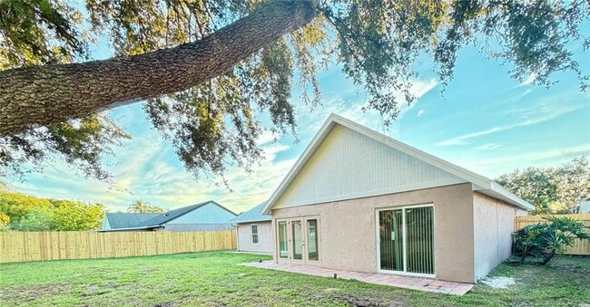 Building Photo - 221 Dempsey Way