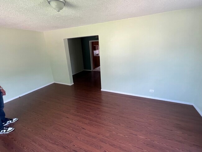 Building Photo - 121 Flower Ave