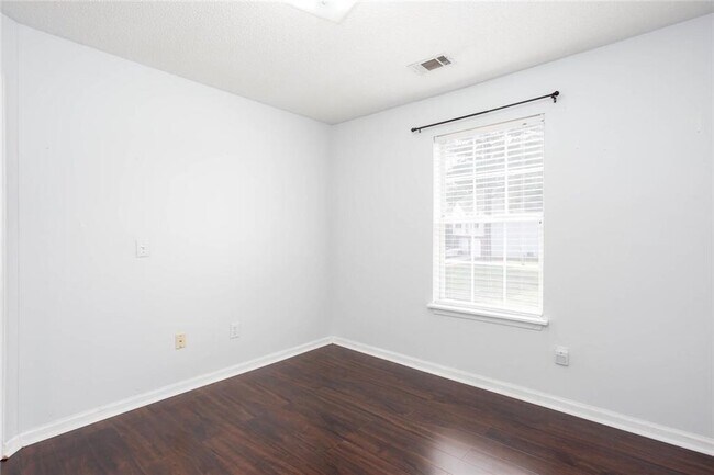 Building Photo - 5414 Sweetsprings Dr SW