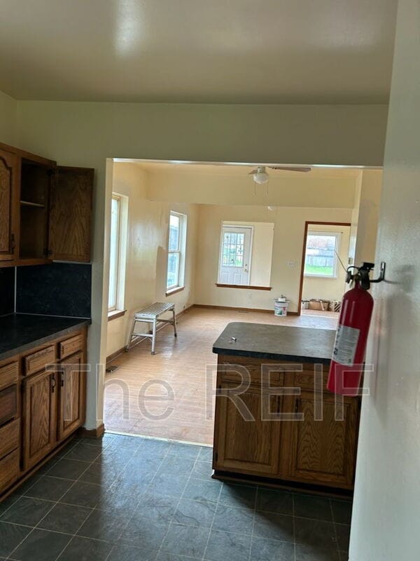 Building Photo - 1082 W Juliah Ave