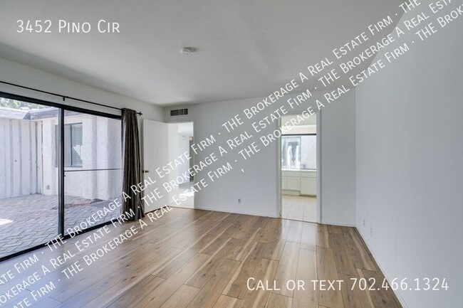 Building Photo - 3452 Pino Cir