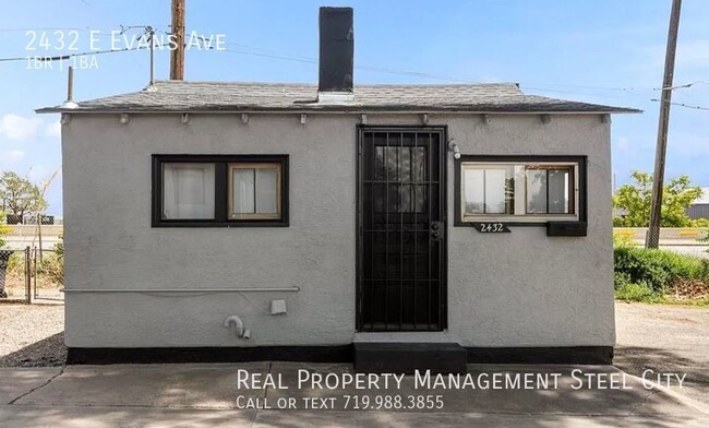 Primary Photo - 2432 E Evans Ave