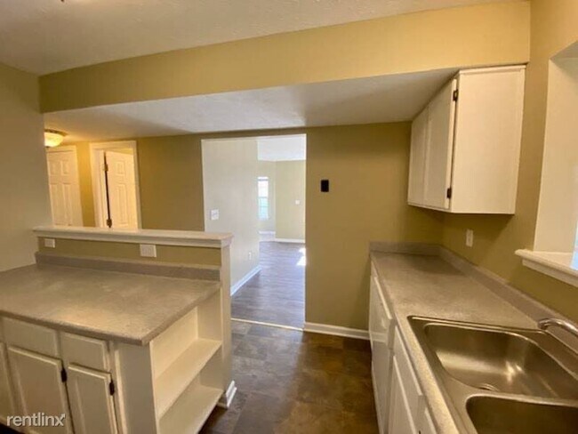 Building Photo - 3 br, 2.5 bath House - 6364 Titania Drive