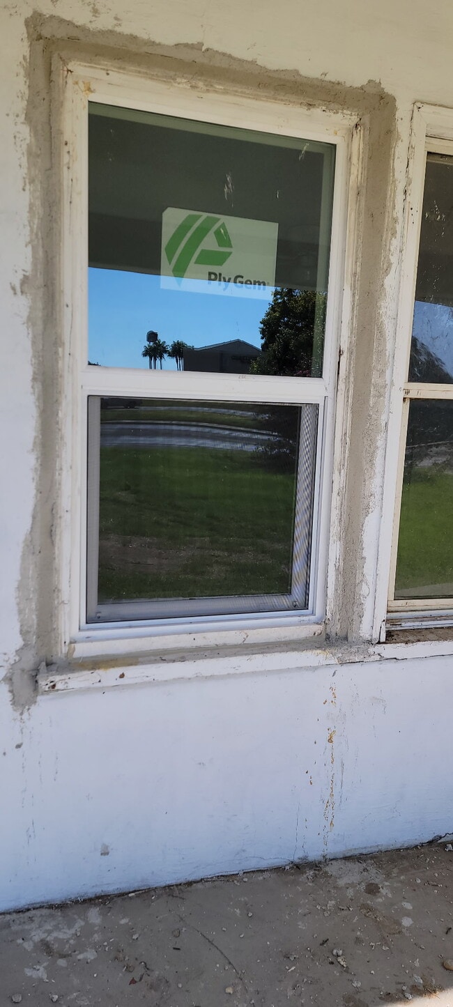 Building Photo - 751 Yosemite Pky