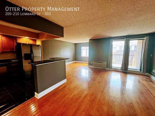 Building Photo - 200-210 Lombard St-503