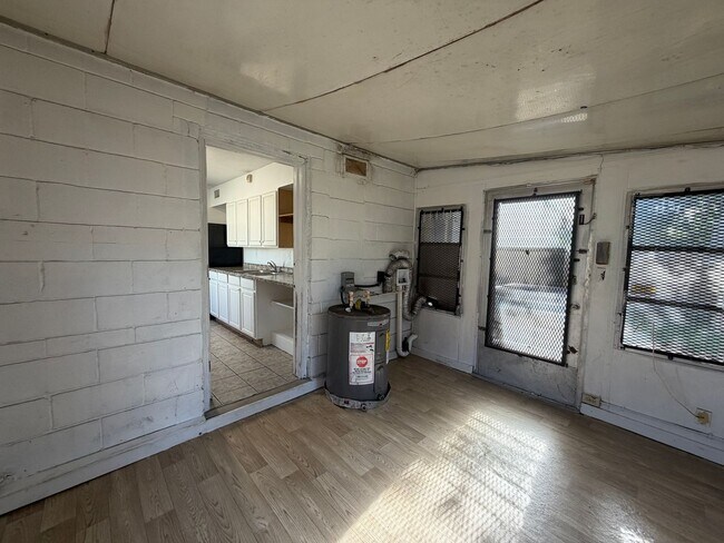 Building Photo - 4022 Emerson St