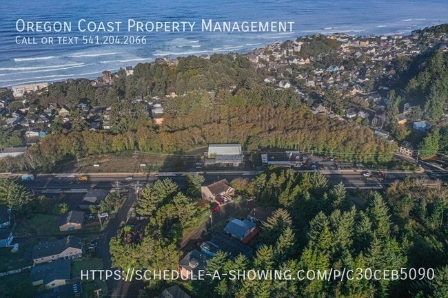 Building Photo - 3040 SE Dune Ave