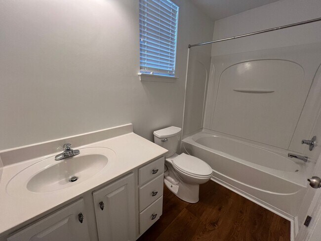 Building Photo - Charming 3/2.5 Easley Home Available Now!