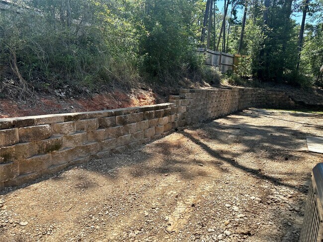 Building Photo - 513 Valleyview Dr