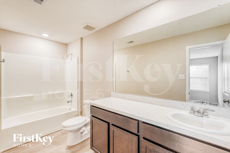 Building Photo - 3406 Hughes Mdw Wy