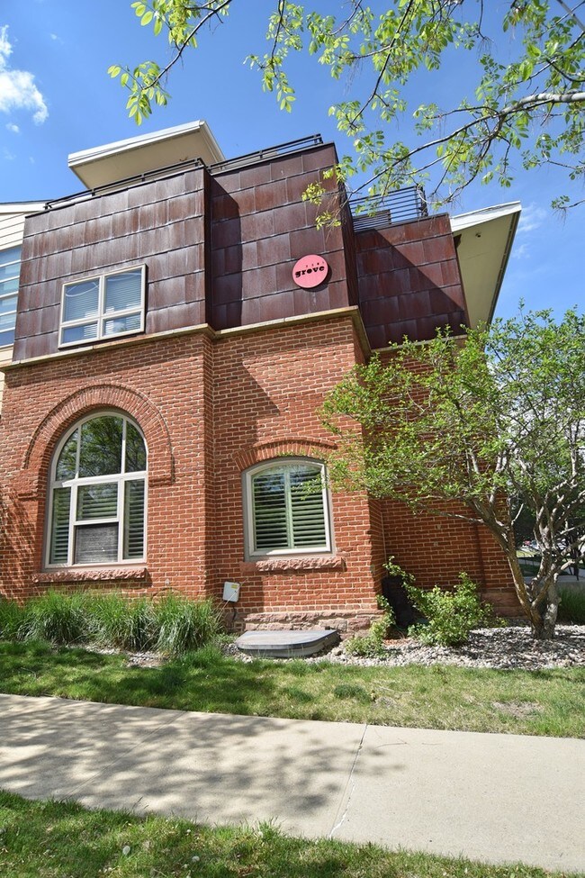 Building Photo - 2501 Grove St