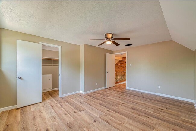 Building Photo - 10902 Sagevale Ln