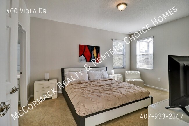 Building Photo - 400 Viola Dr