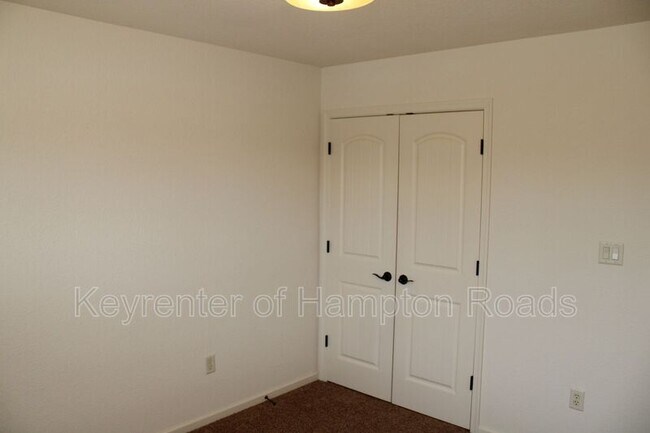 Building Photo - 3901 Grand Isle Dr
