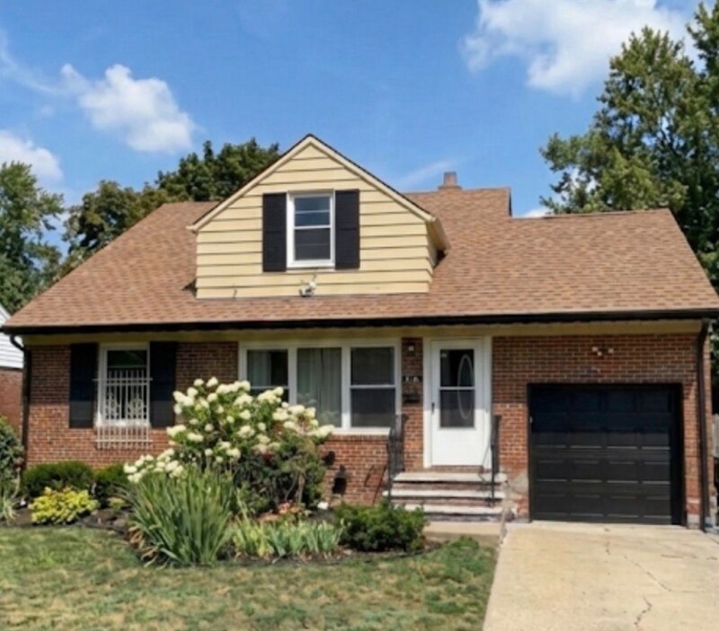 Building Photo - 316 Halle Dr