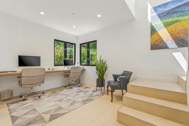 Building Photo - Beautifully Remodeled 4BR + Office Mill Valley Home — Furnished, Private 3/4-Acre Setting, Walk t...