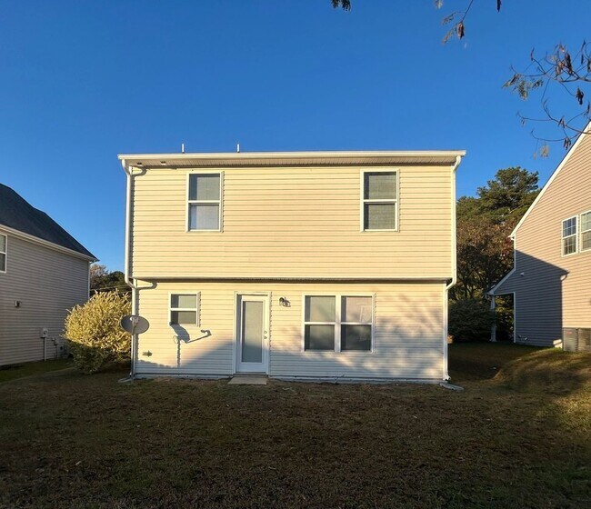 Building Photo - Newer 3BD/2.5 BA home w/ garage in quiet subdivision and only 15 minutes to downtown Raleigh!