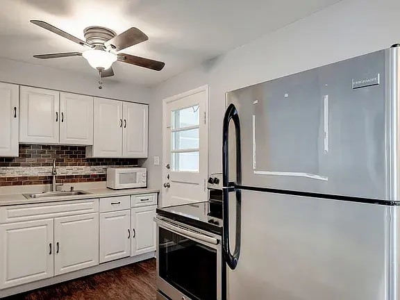 Building Photo - 4449 Kingsley Dr