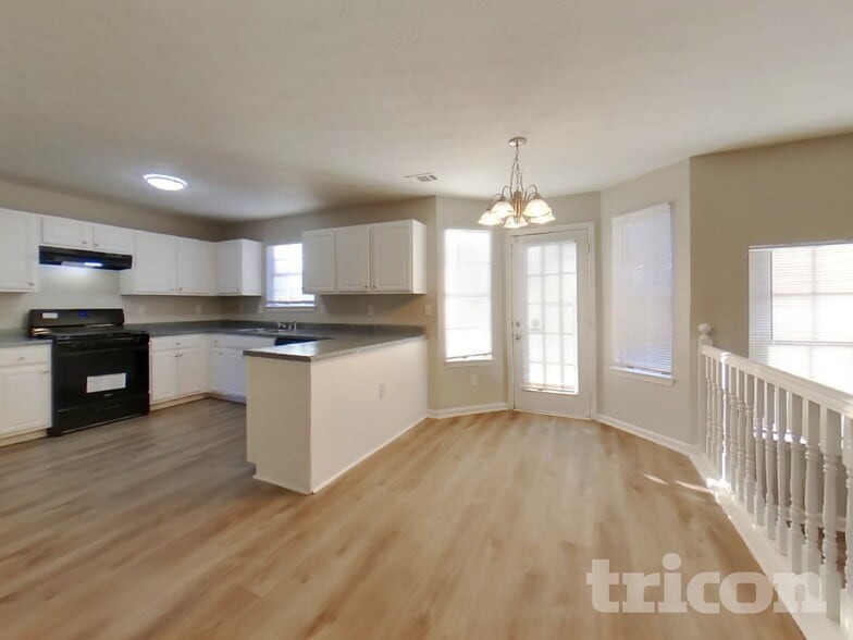 Building Photo - 350 Creekview Blvd