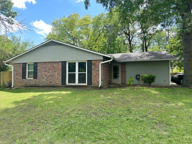 Building Photo - 2603 Belle Haven Dr