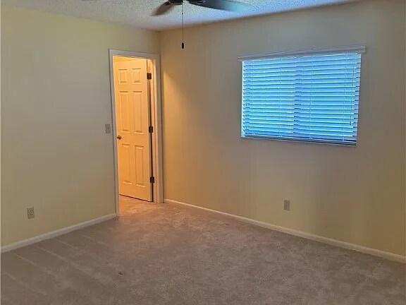 Building Photo - 4628 SW 18th Ave