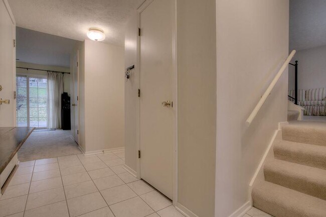 Building Photo - 307 Marian Ave