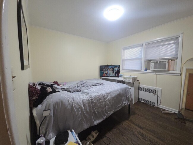 Building Photo - 1410 45th St