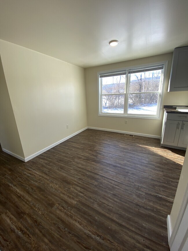 Building Photo - 71 Boddy Ln