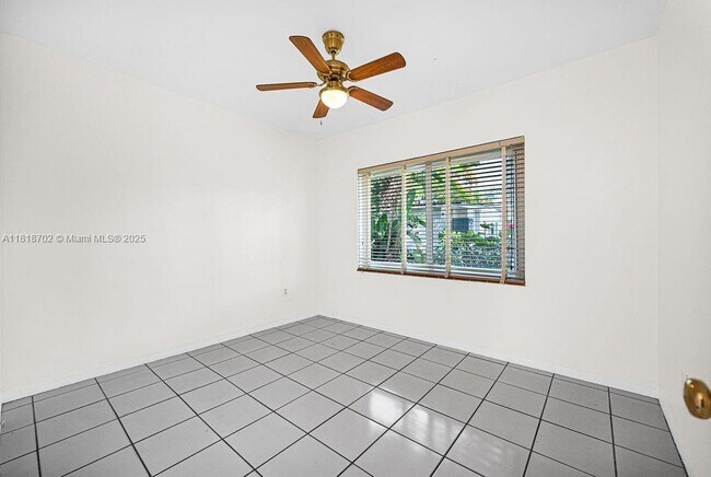 Building Photo - 5960 SW 47th St