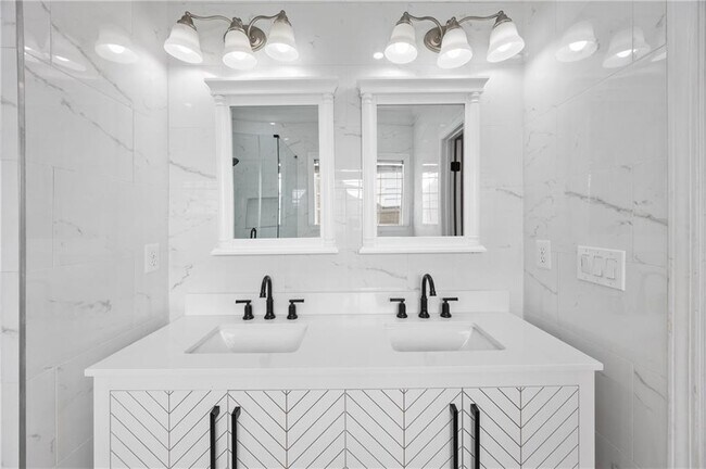 Building Photo - 1644 Donovan's Ridge