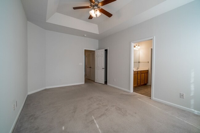 Building Photo - Gorgeous 3 Bedroom Townhome in Davidson
