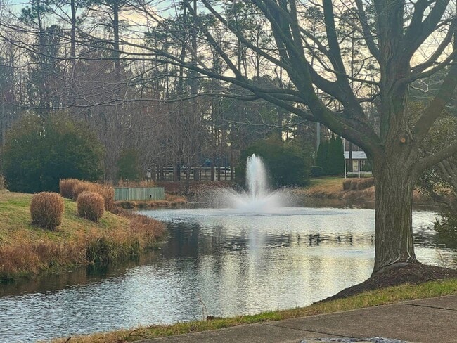 Building Photo - Easy Single Floor Living