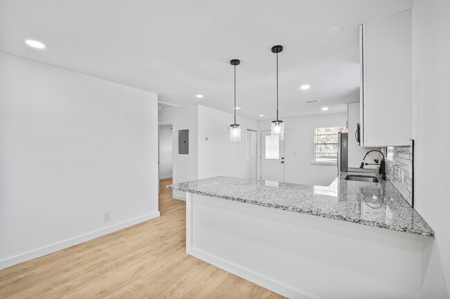 Building Photo - 1325 Cheney Hwy