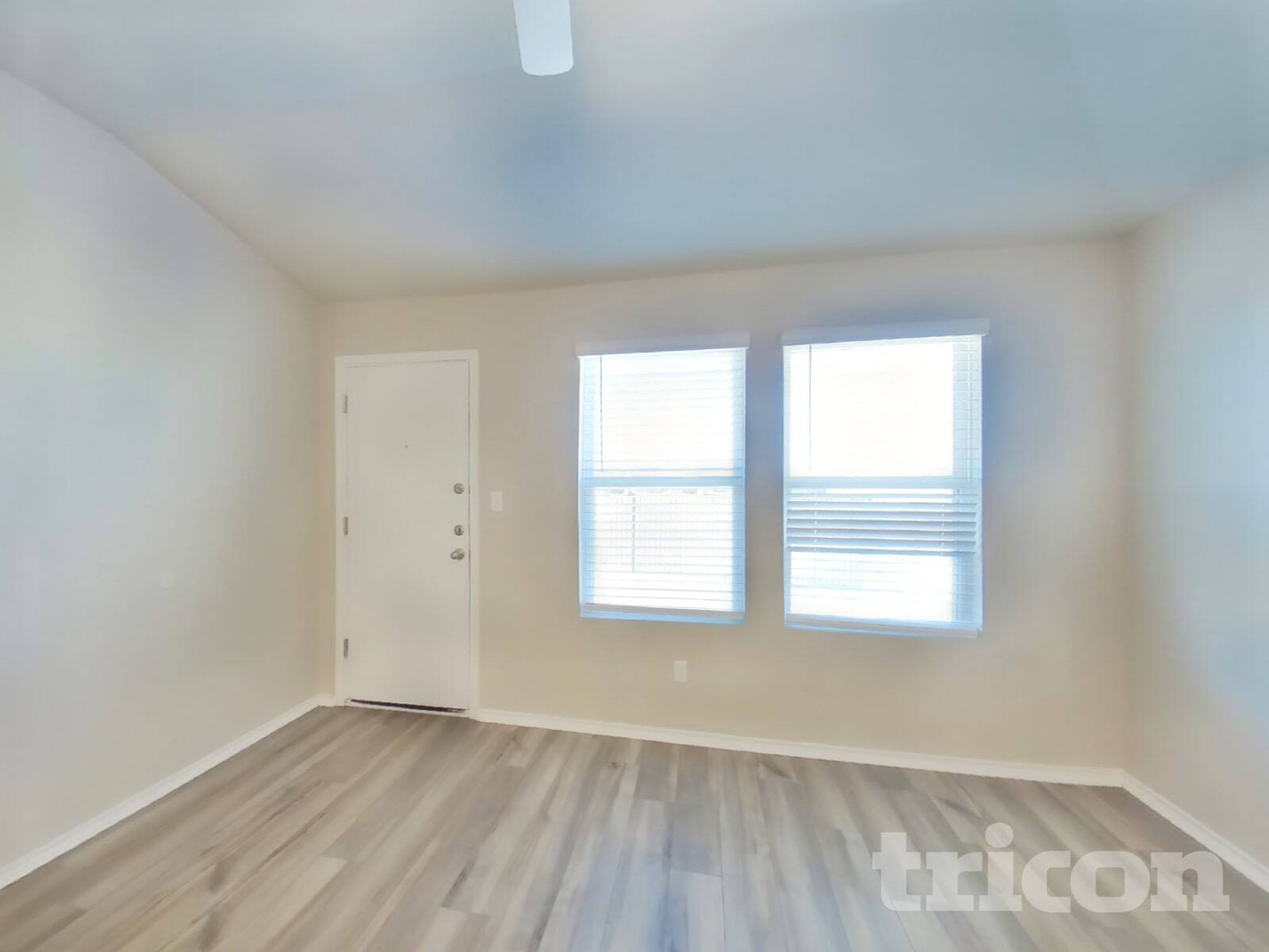 Building Photo - 5104 Saddle Clb Dr