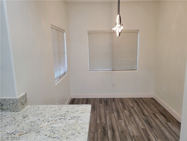 Building Photo - 2117 Echo Bay