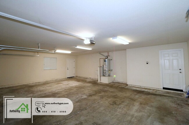 Building Photo - 618 Casa Buena St