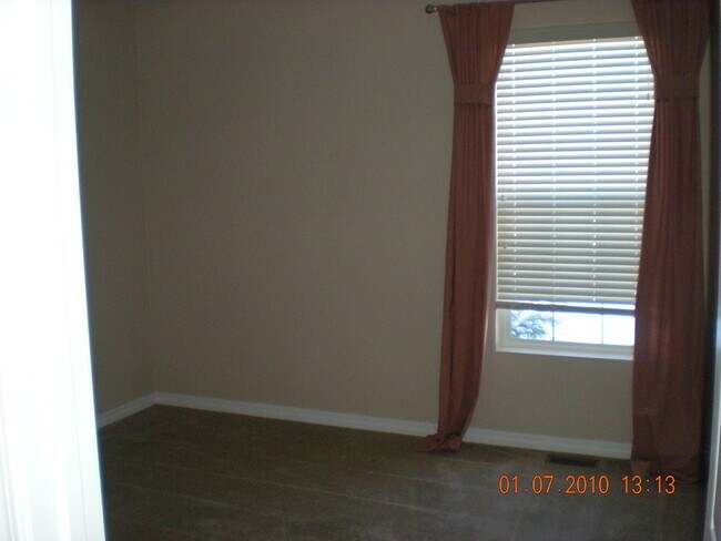 Building Photo - Beautiful 3 Bedroom 2 Bathroom House  **NE...