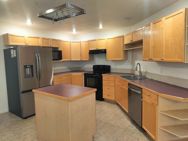 Building Photo - 1415 Chelsey Cir