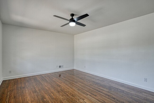 Building Photo - 118 1st Ave
