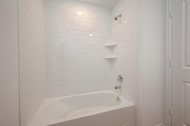 Building Photo - 5107 Sunvalley Bend Dr