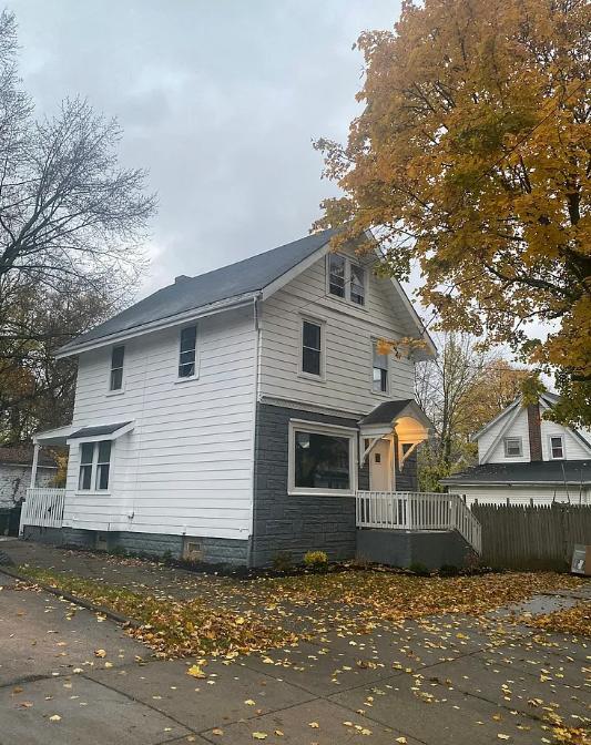 Building Photo - 69 E Lowell Ave